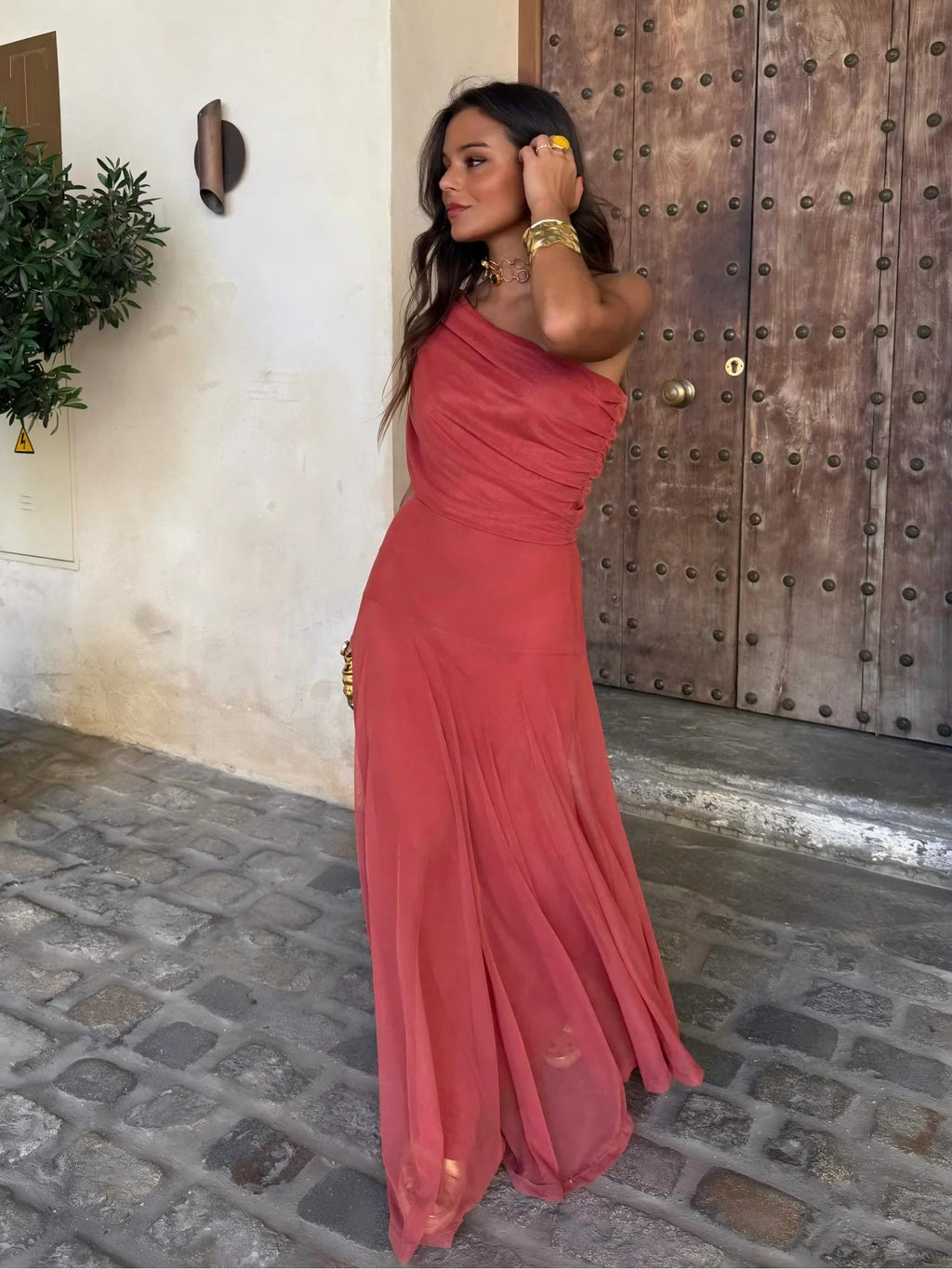 Vestido Largo Toledo de Gasa con Hombro Descubierto