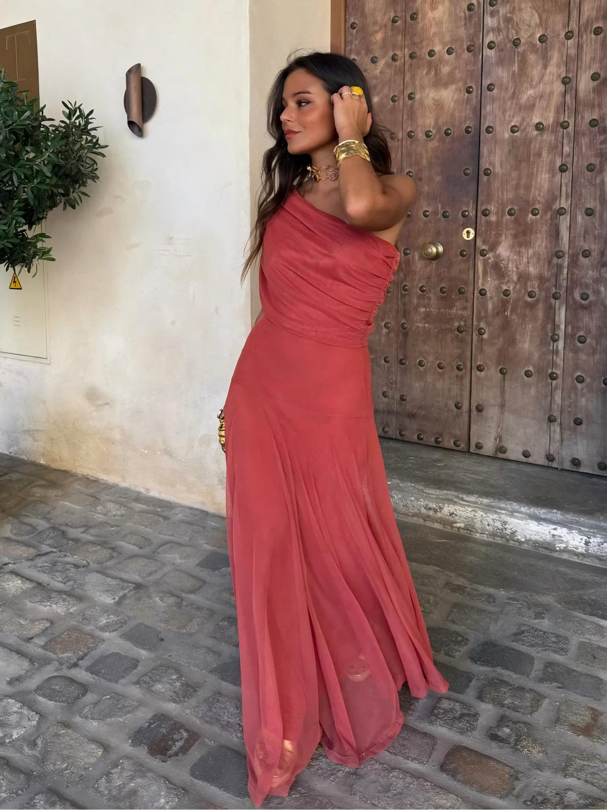 Vestido Largo Toledo de Gasa con Hombro Descubierto