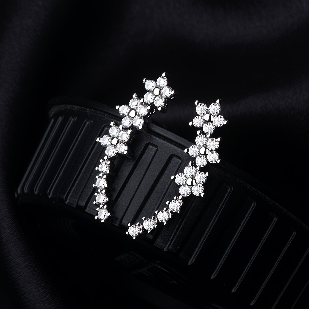 Pendientes con forma de flor, diseño atemporal