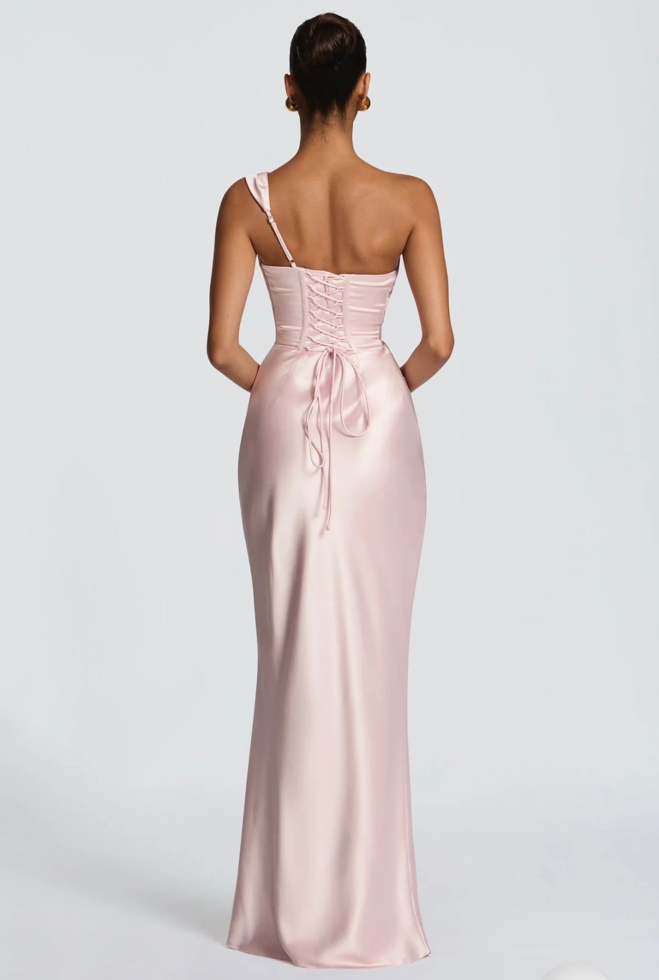 Elsa™ | Vestido Largo Monohombro en Satén con Drapeado