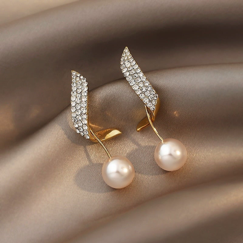 Pendientes de Perla en Oro - Elegancia y Brillo