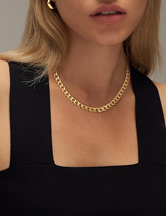Collar de oro minimalista, elegante y atemporal