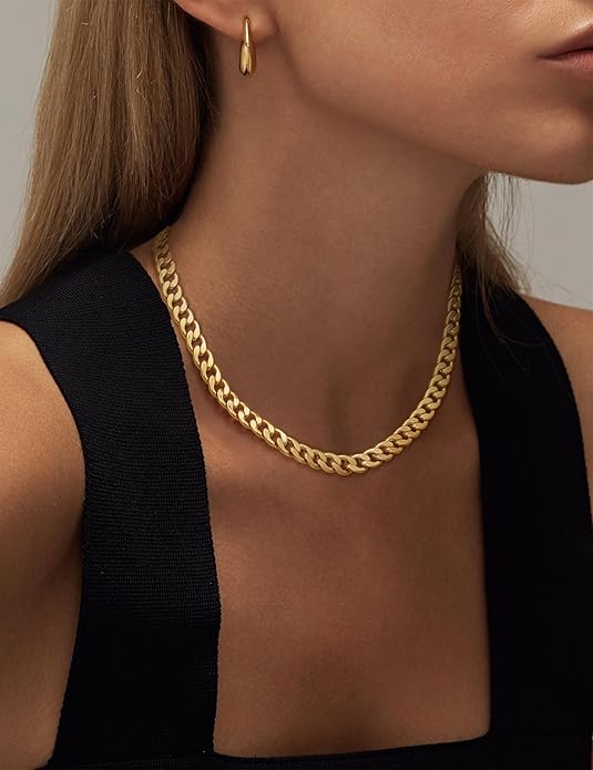 Collar de oro minimalista, elegante y atemporal