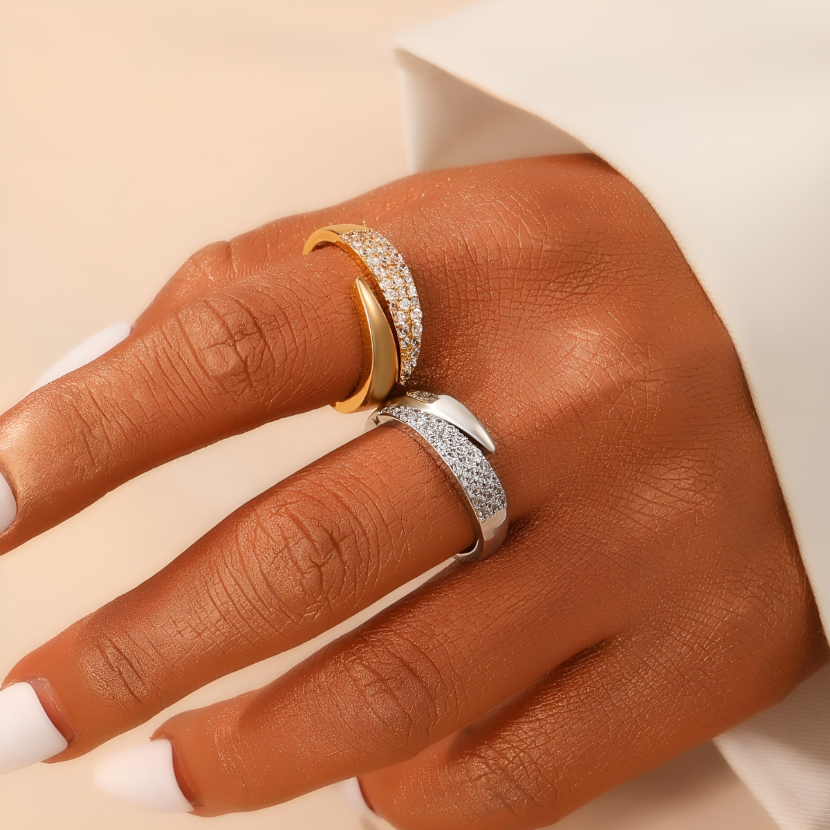 Julia™ - Anillo Elegante y Sofisticado Haven