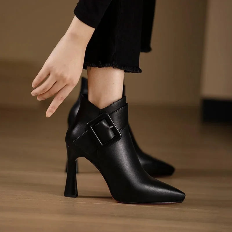 Veline™ – Botines con Hebilla Elegante