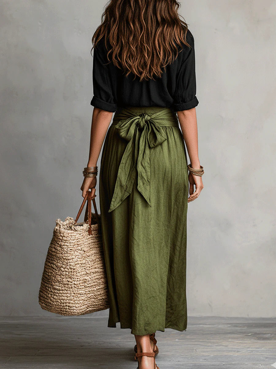 Aitana | Elegante conjunto de dos piezas: blusa negra y falda midi verde oliva para mujer