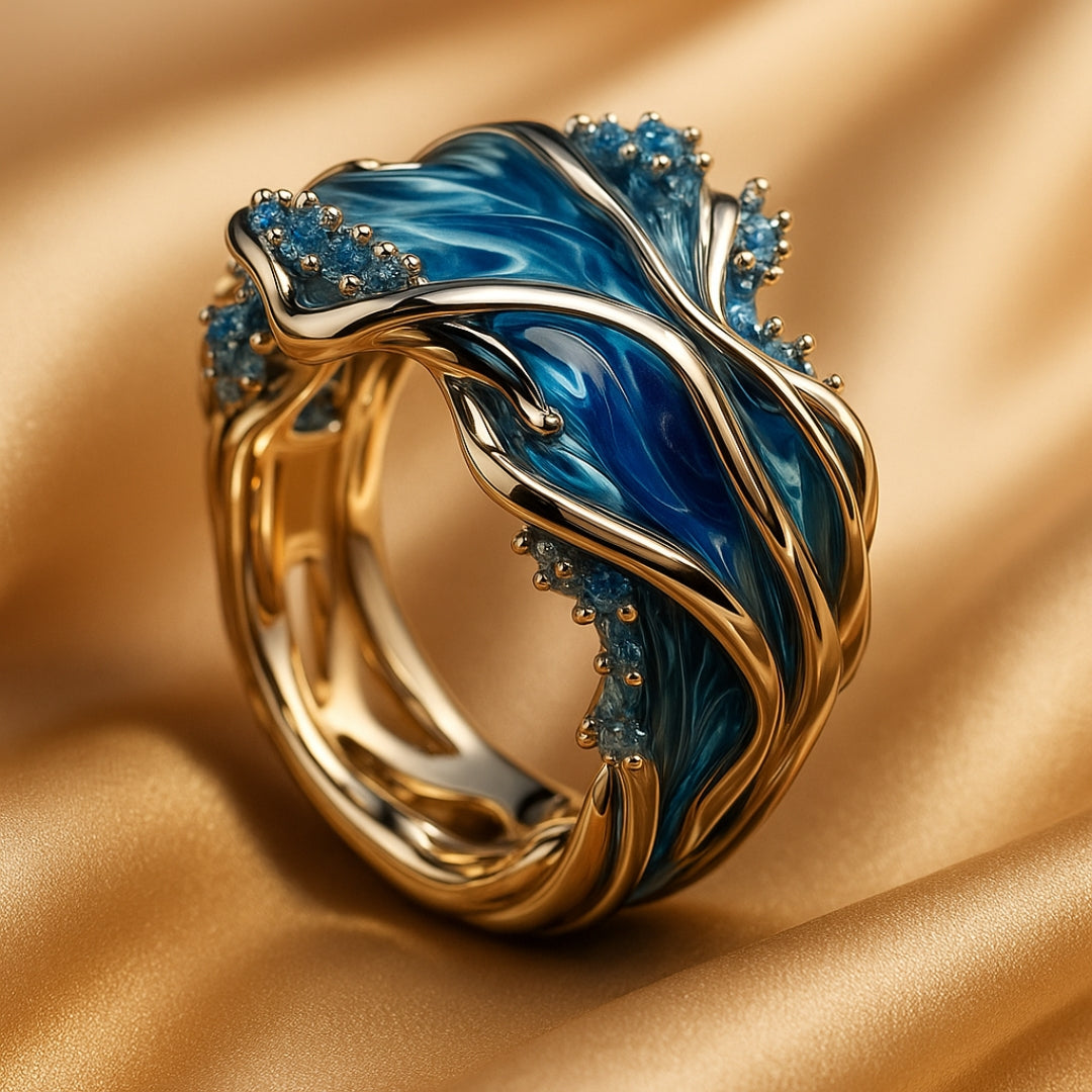 Anillo dorado vintage con diseño de olas del mar