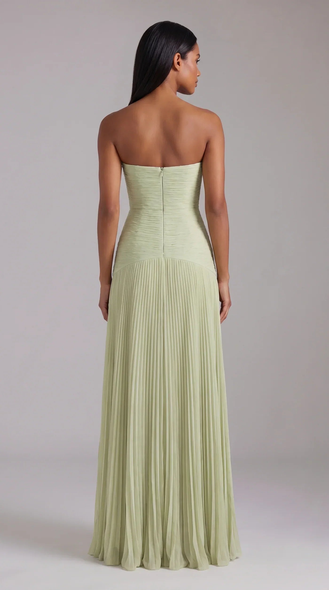 Almudena | Vestido  Elegancia Sofisticada que Estiliza con Delicadeza