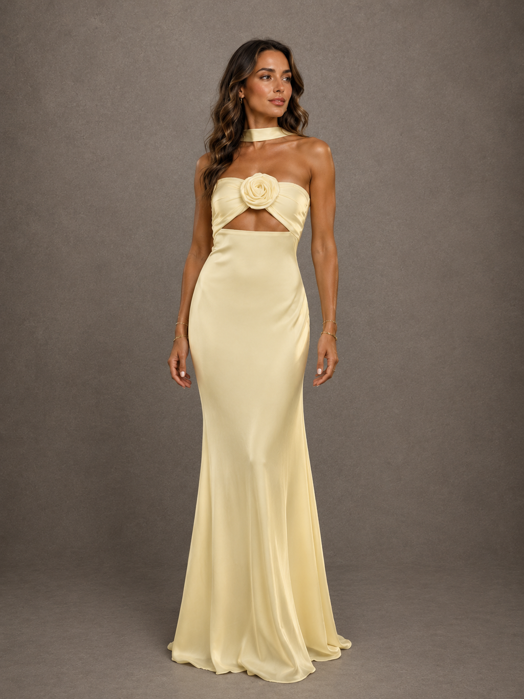 Katalina - Vestido amarillo pastel con flor