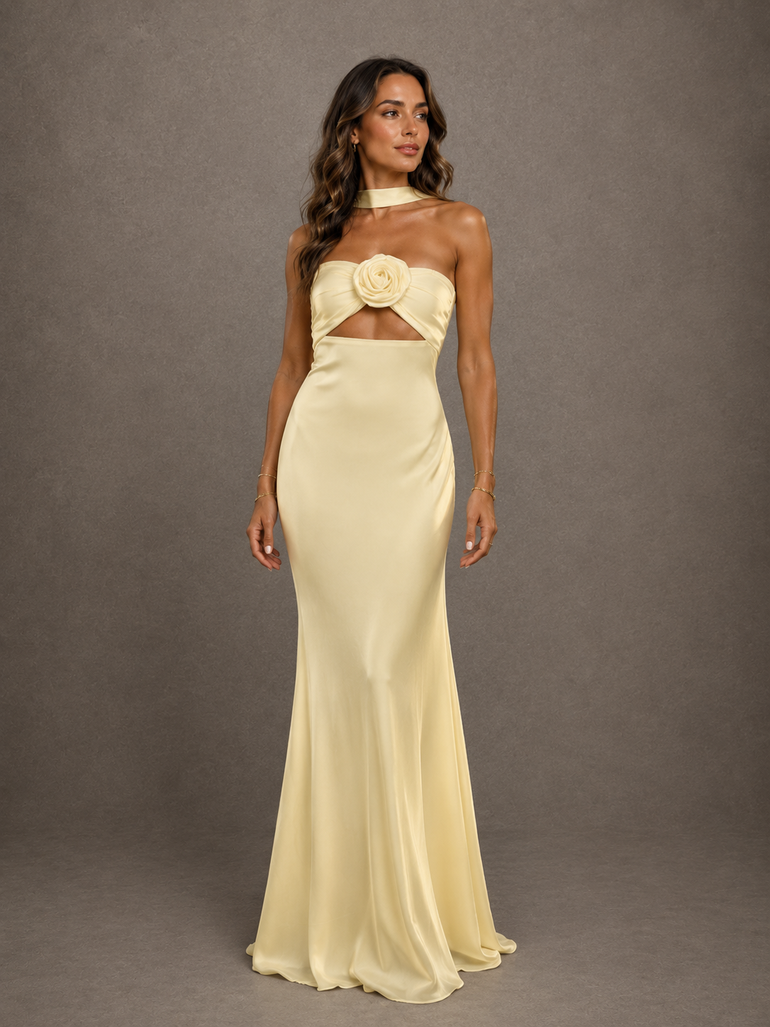 Katalina - Vestido amarillo pastel con flor