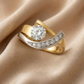 Deslumbrante Anillo Vintage Irregular en Oro y Plata con Circonia
