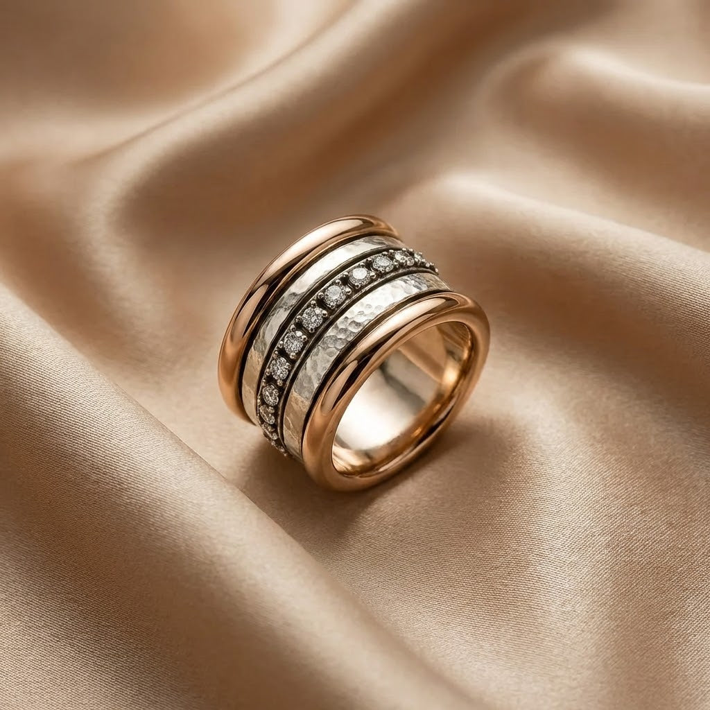 Imponente Anillo Vintage de Oro Grueso con Capas