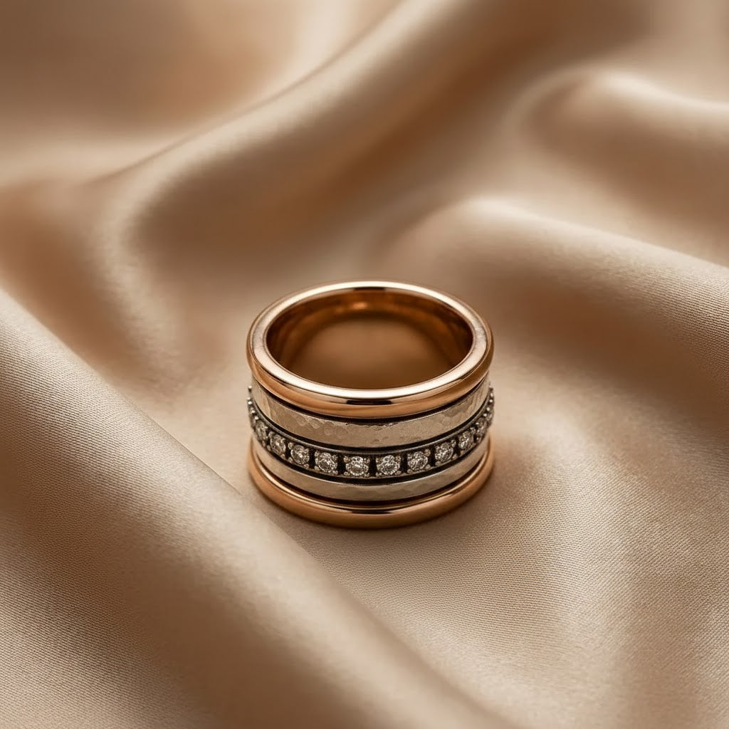 Imponente Anillo Vintage de Oro Grueso con Capas